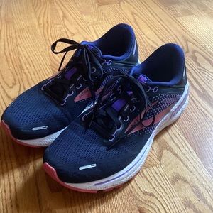 Brooks Adrenaline GTS 22
